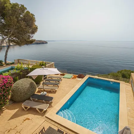 Mediterranean Vacation In Mallorca 칼라 피